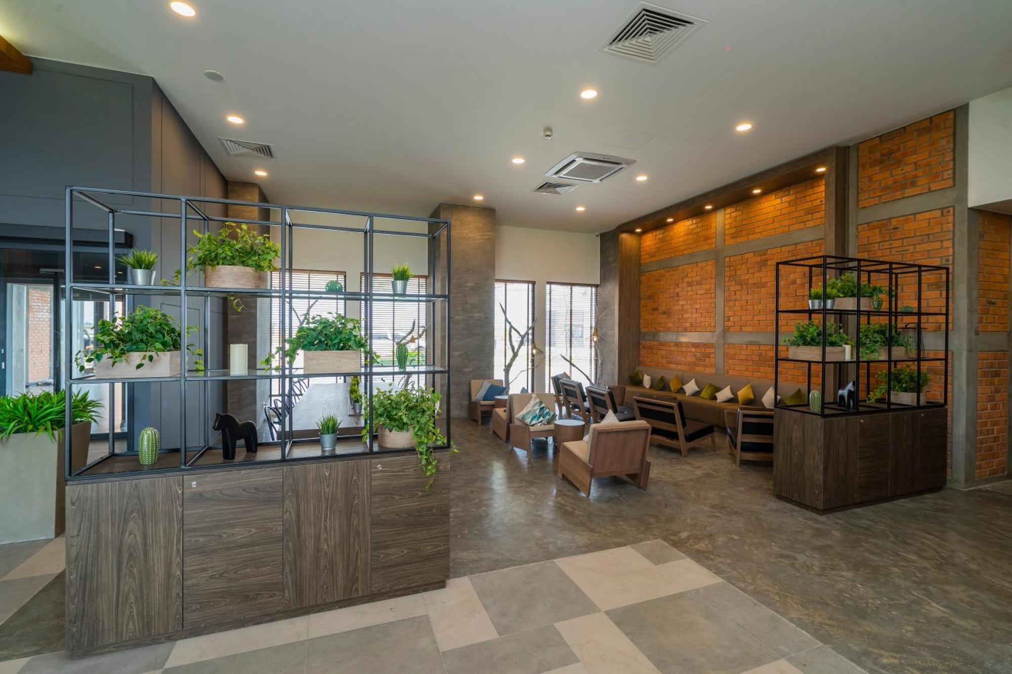 Super Hotel Thilawa Янгон Екстериор снимка